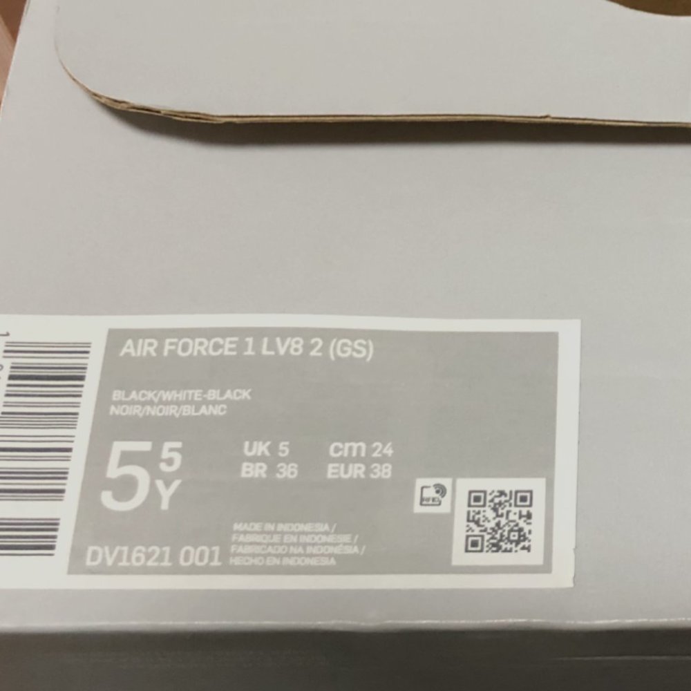 NIKE Air Force 1 Black & White Youth/Kids Size 5.5 - Picture 9 of 9